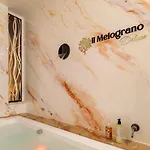 Melograno Deluxe With Jacuzzi Experience Apartman *