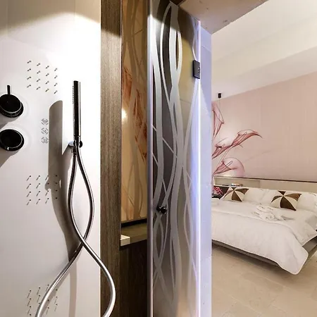 Melograno Deluxe With Jacuzzi Experience